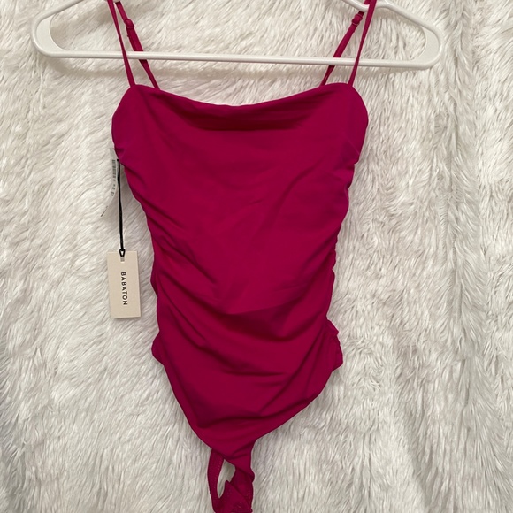 Aritzia Babaton Contour Ruched Bodysuit Ruched bodysuit Leon NWT! - Picture 3 of 6